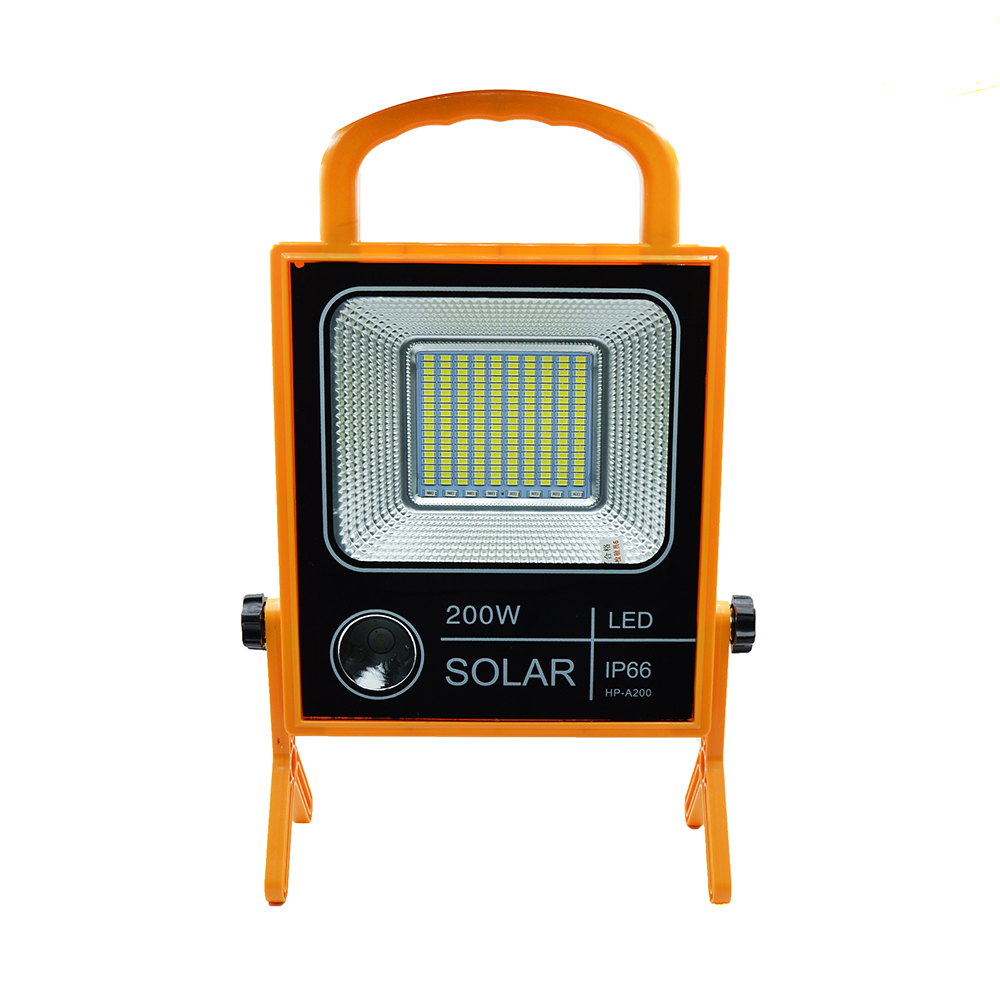 LED projektor napelemes töltéssel, 190 SMD LED, 200W